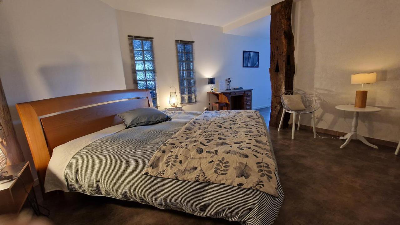 Domaine Le Puits Du Moulin Bed & Breakfast Comberjon Exterior photo